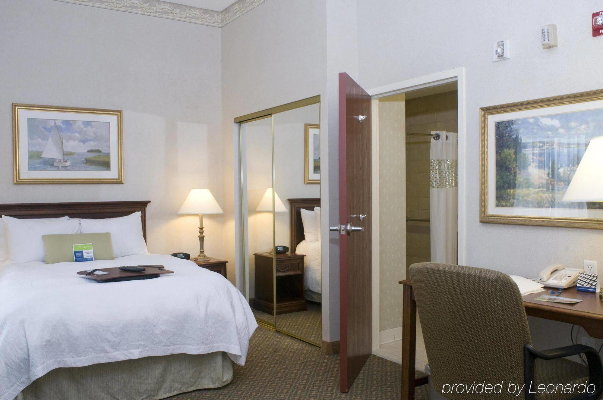 Hampton & Hotel 3*