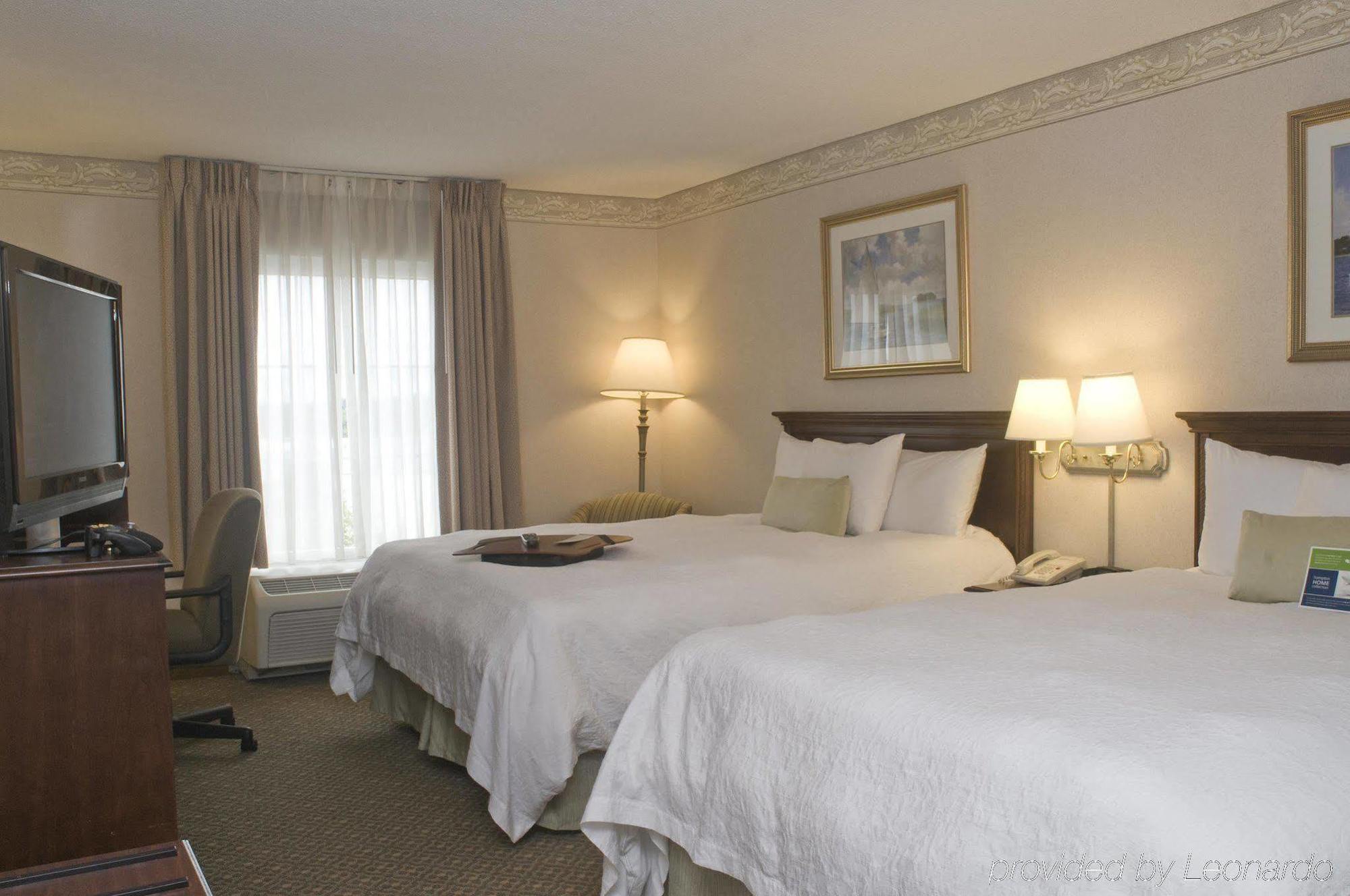 Hampton & Hotel Middletown